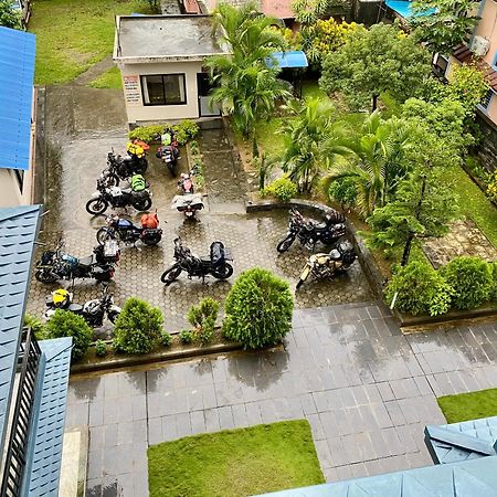 Hotel K2 Pokhara Bagian luar foto