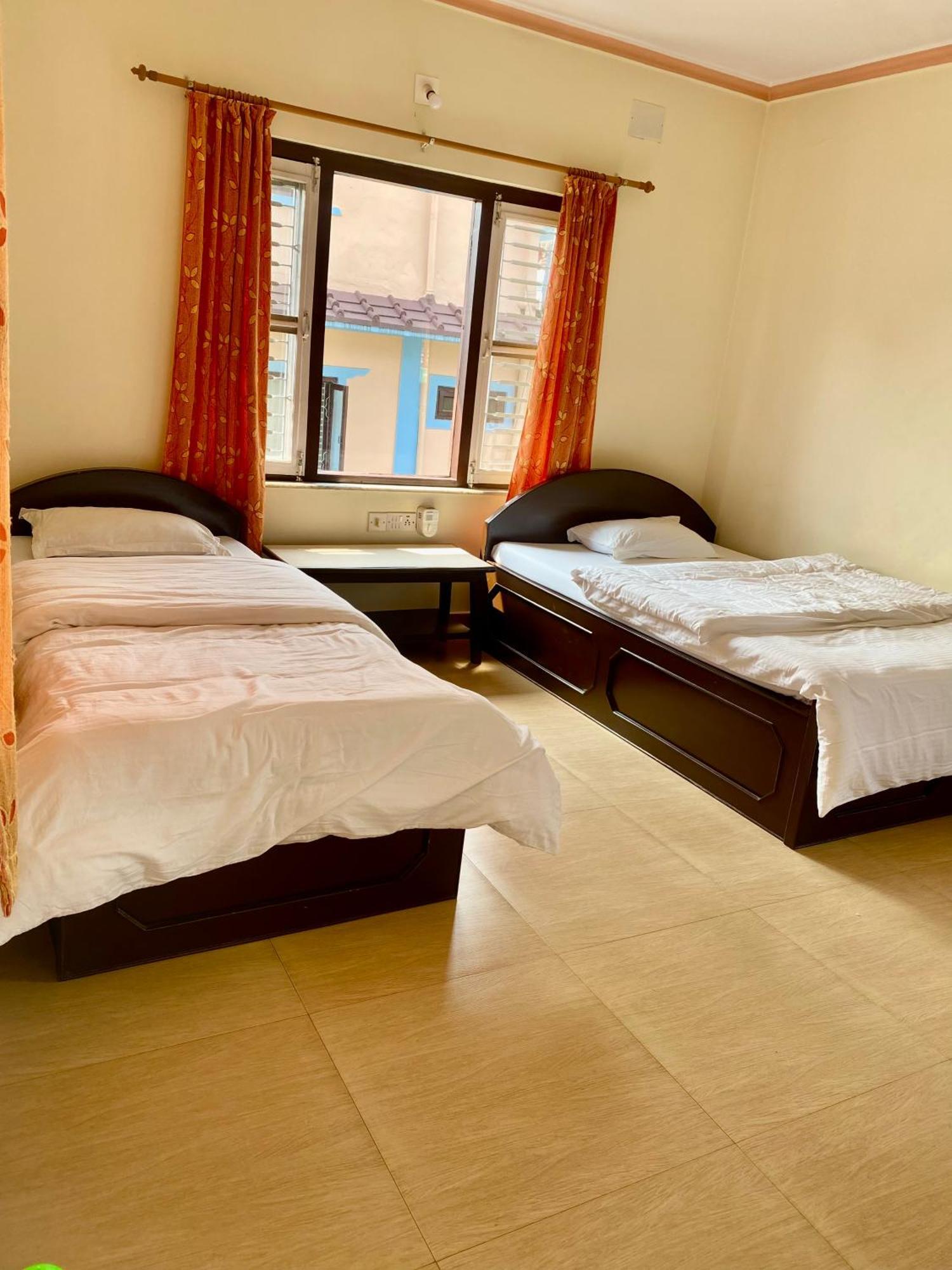 Hotel K2 Pokhara Bagian luar foto
