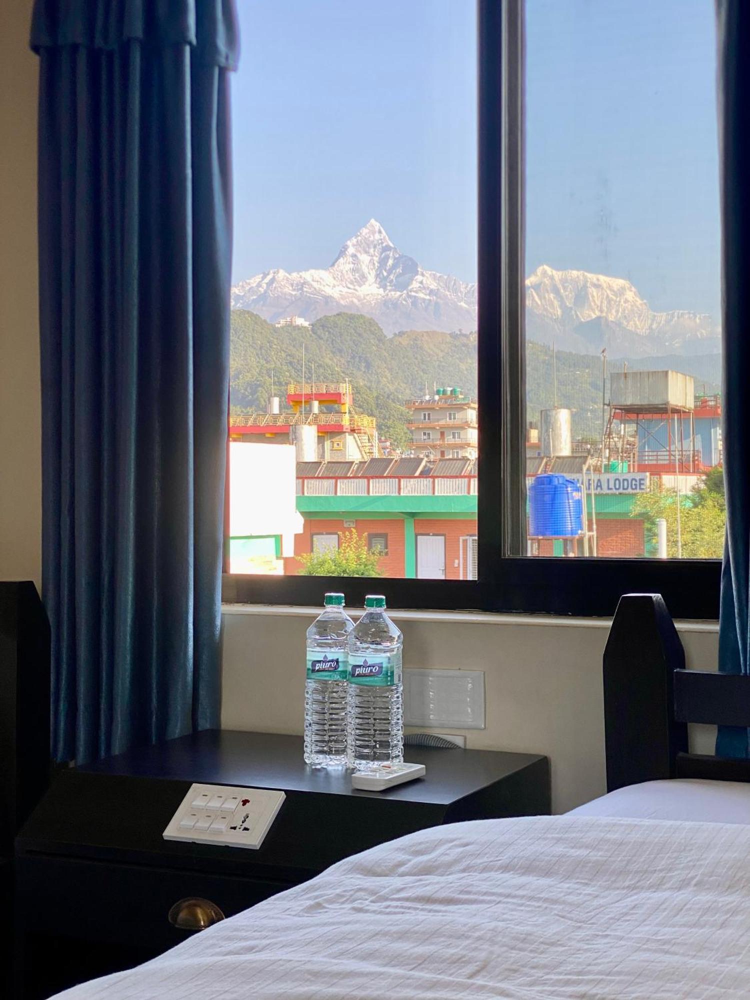 Hotel K2 Pokhara Bagian luar foto