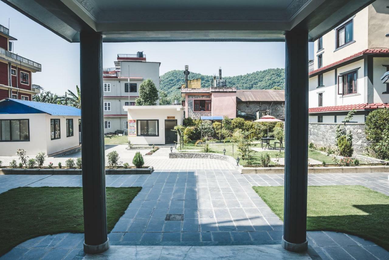 Hotel K2 Pokhara Bagian luar foto
