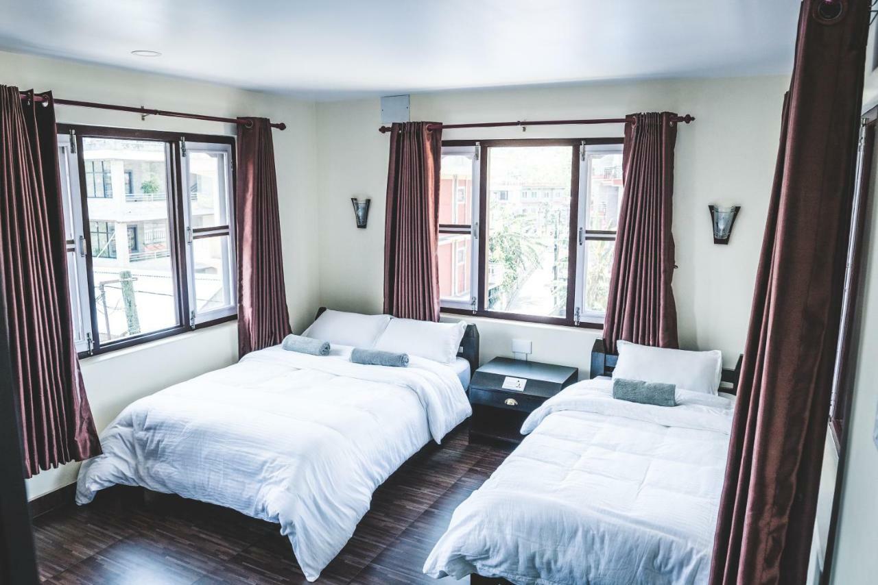 Hotel K2 Pokhara Bagian luar foto